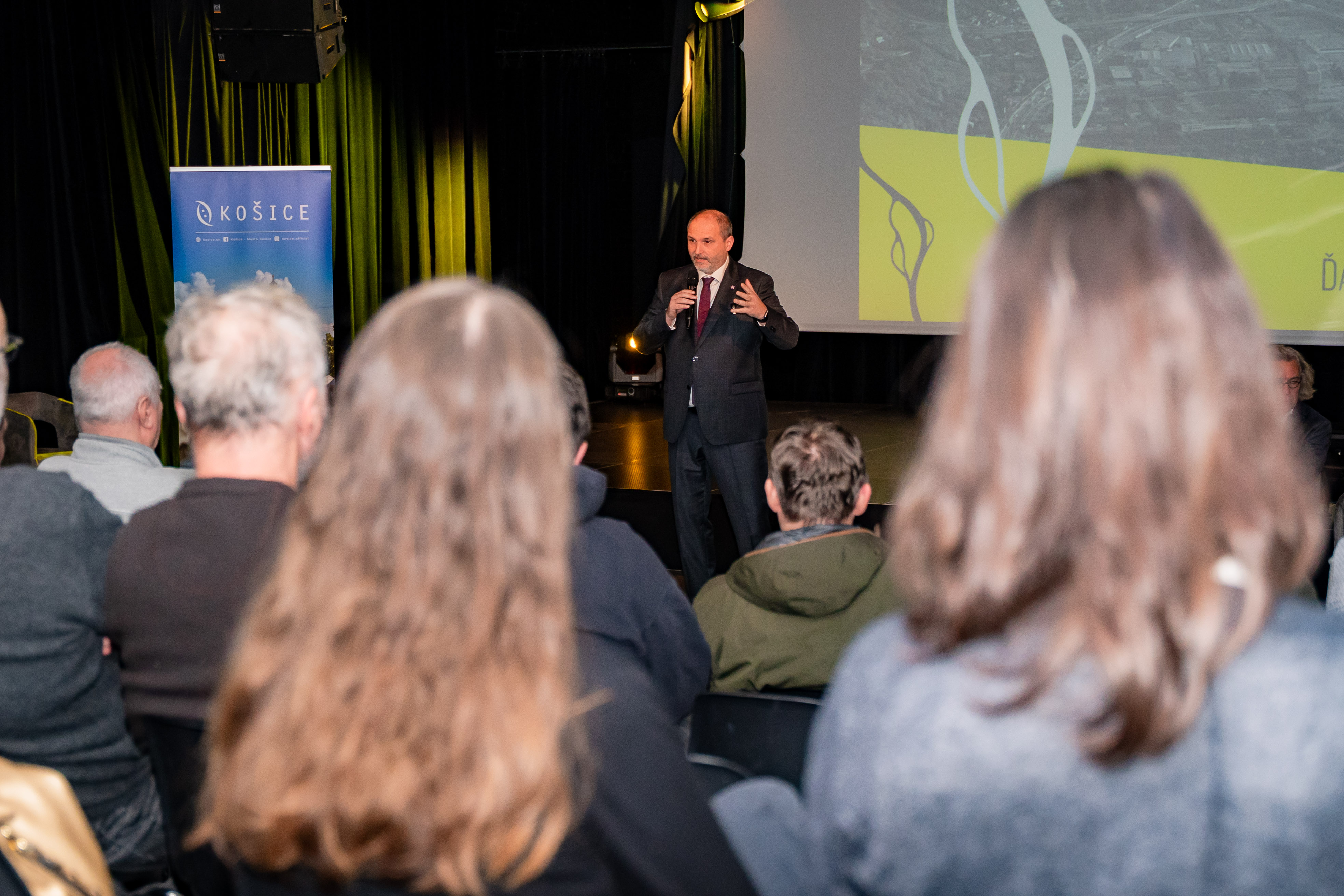 Verejna Prezentacia Nove mestske centrum Hornad - UHA-11